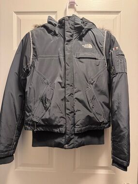 The North Face Navy Hyvent 600 with removable hood